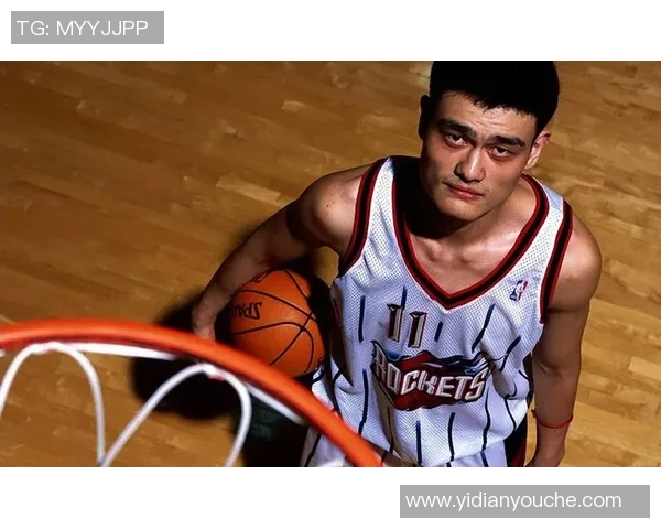 挥旗姚明引领中国篮球新篇章展现体育精神与团结力量