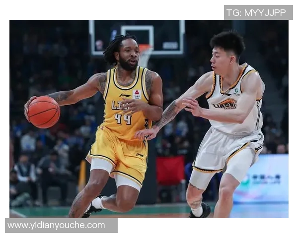 浙江东阳光队球员张三连续三场砍下30+得分,展现无与伦比的篮球天赋 浙江东阳光队球员张三连续三场砍下30+得分,展现无与伦比的篮球天赋